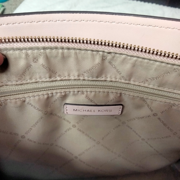 Michael Kors Edith Satchel Soft Pink - Picture 8 of 10